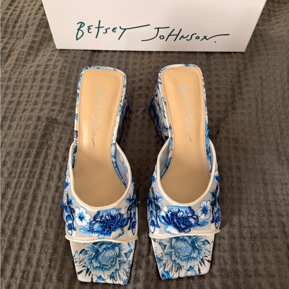 Betsey Johnson Shoes - Betsey Johnson White & Blue Embroidered Floral Mules